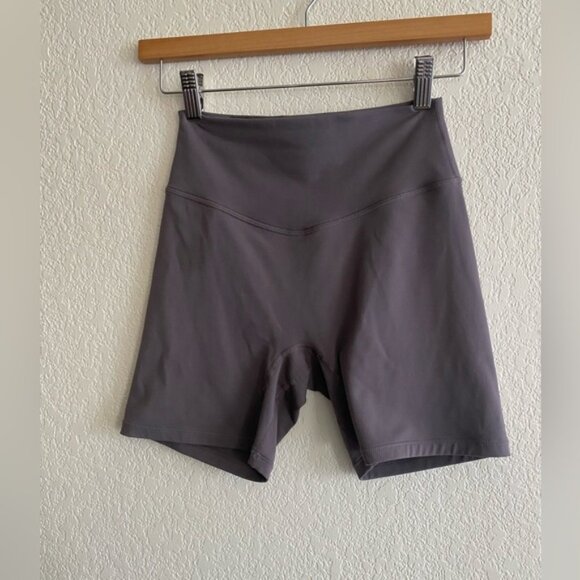 Vitality Cloud II Scoop Bra & Volley Short Concrete - Picture 4 of 7